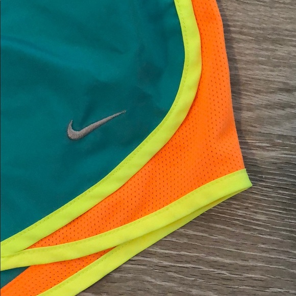 Nike Running Shorts - Picture 2 of 4